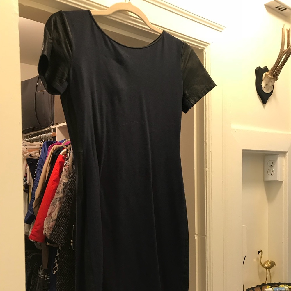 Theory navy work dress with faux leather sleeves 4